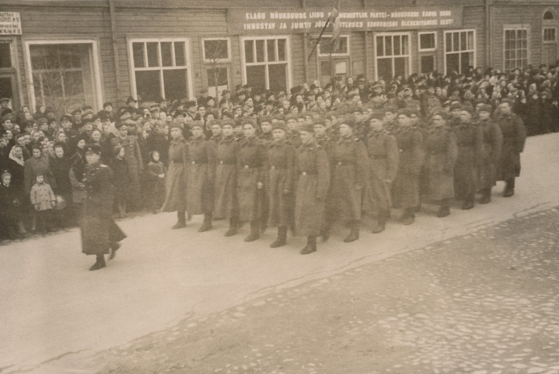 Photo. The 40th anniversary of the October Revolution in Võru on November 7, 1957.a. Military personnel on Lenin Street ( at the current Credit Bank)