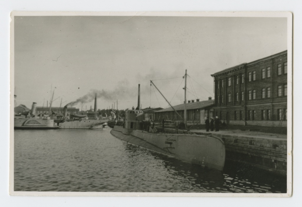 Polish submarine "Orzel", mining harbour "Suurop" and "Ristna" at Tallinn War Port
