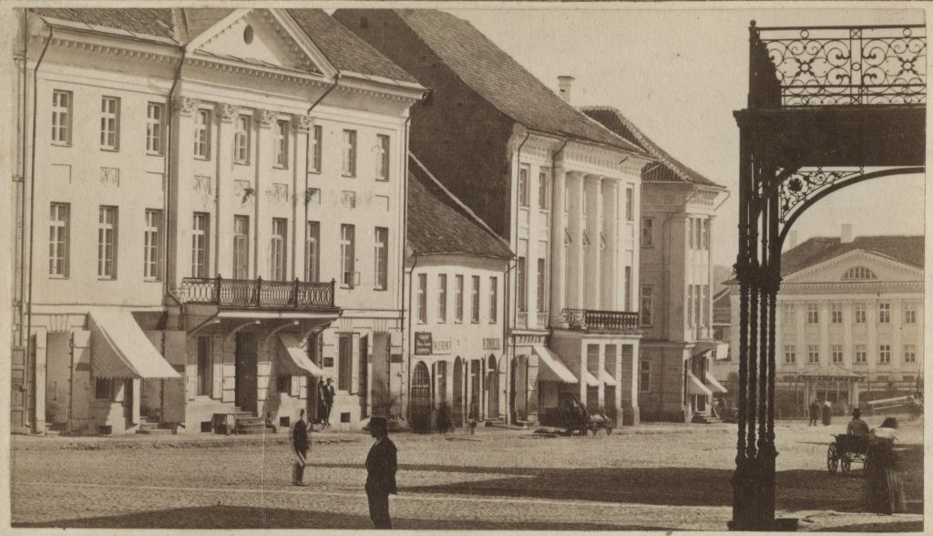 Tartu Raekoja square from the end of the University Street