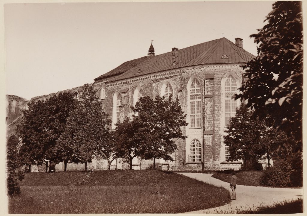 Ruins of Tartu Toomkirik (University Library) from Lossi Street