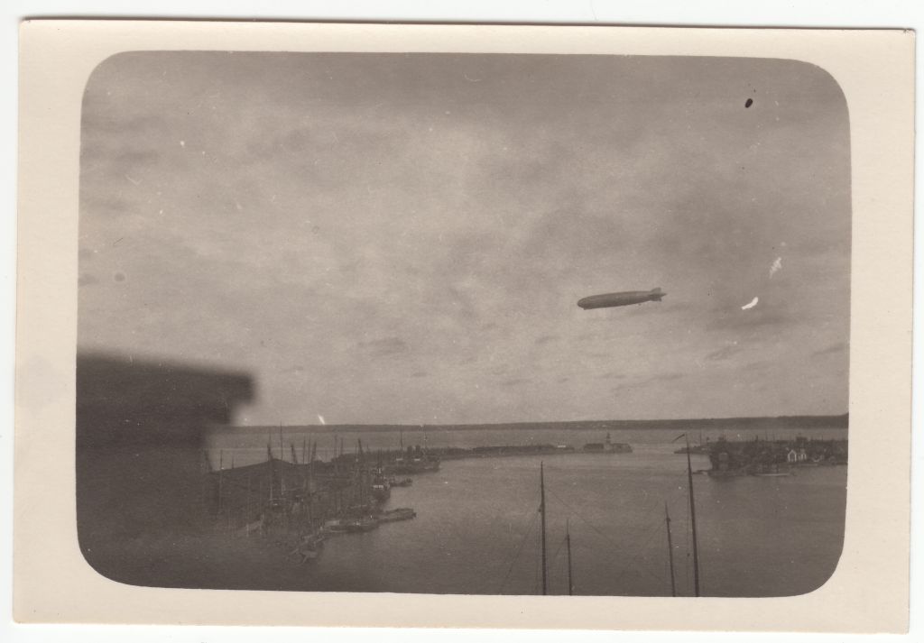 Ceplay Graf Zeppelin LZ 127 over Tallinn