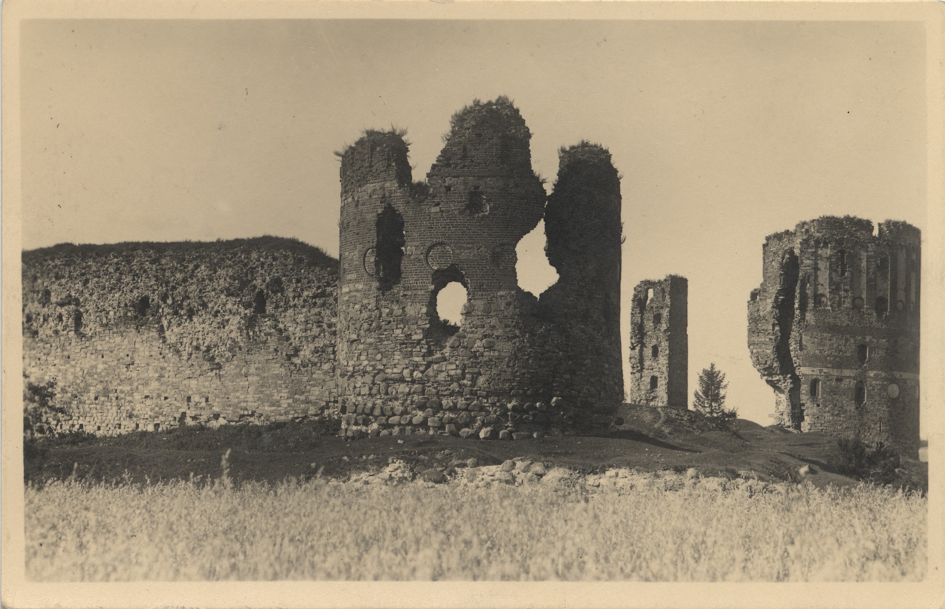 Estonia : The ruins of Vastseliina Castle
