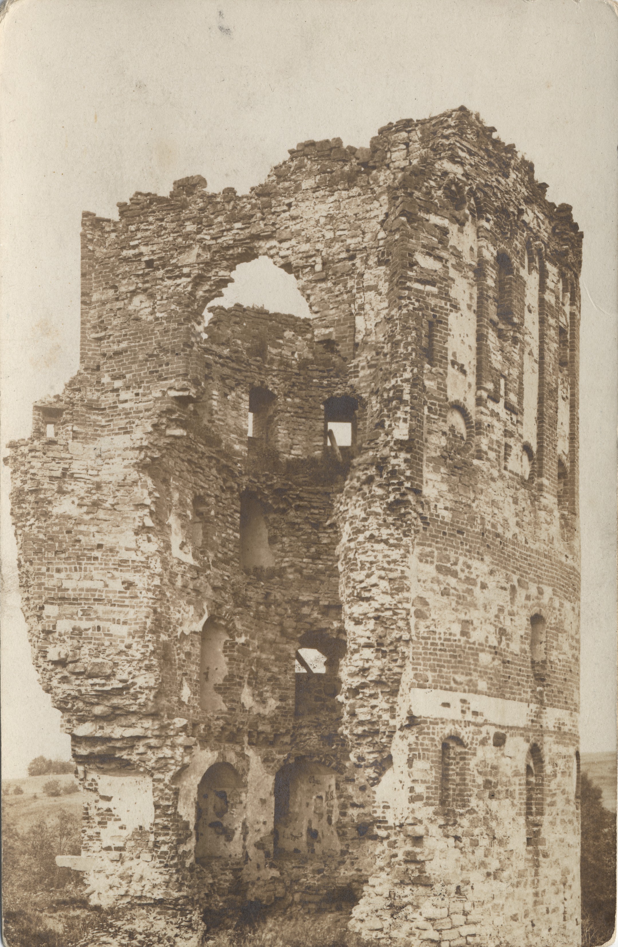 [the ruins of the castle of Vastseliina]