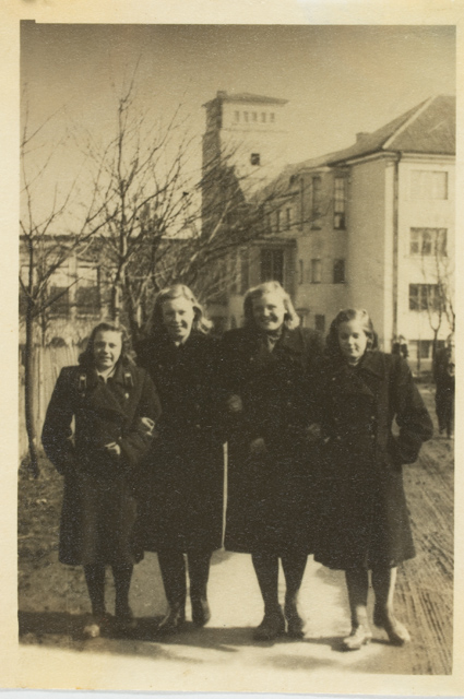 Youth at the Kohtla-Järve Industrial School walking at the Estonian High School