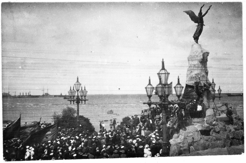 1 May 1917 Demonstration in Tallinn, Kadriorg (sea)