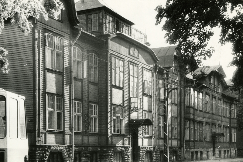 Apartment building Kadriorus Weizenbergi tn. Architect Anton Uesson