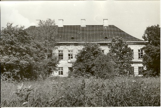 Photo, Norwegian manor house in 1985.