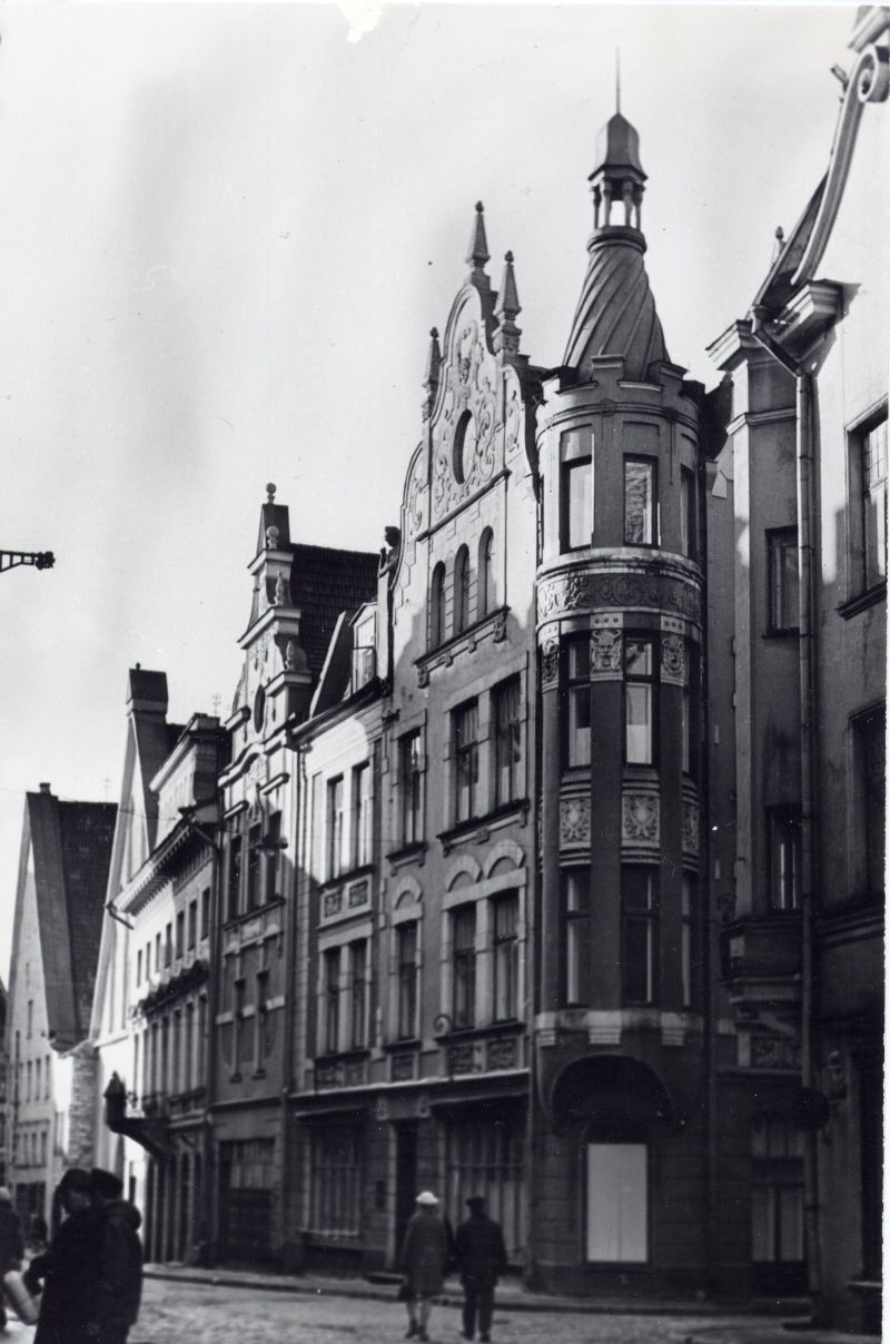 R. Reichmann's house in Tallinn Pikk 23-25 (arh. Jacques Rosenbaum, Ernst Boustedt, 1909). Reprod Leo Gens quantity