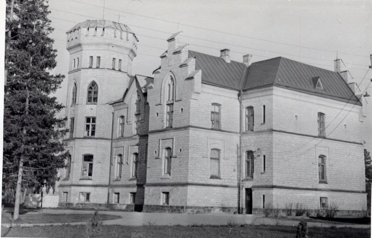 Vasalemma manor building (arh. Konstantin Wilcken, 1890-1893). Photos from Leo Gens