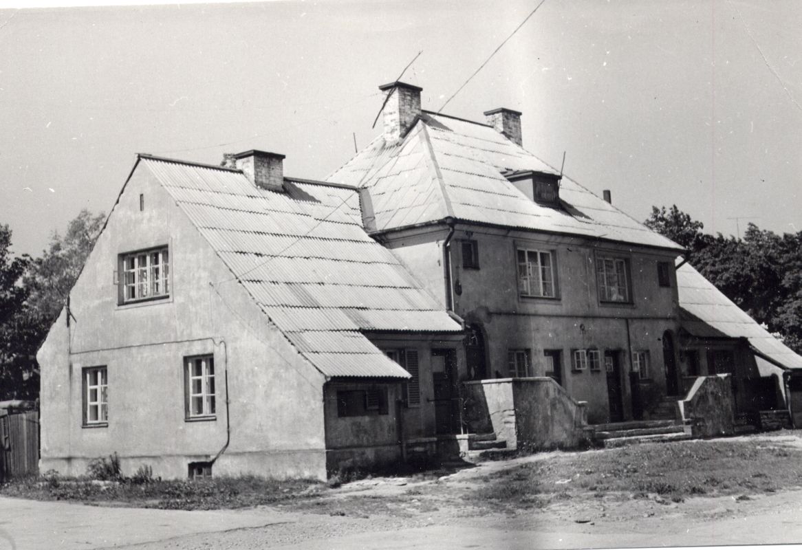 Kunderi 26 residential residence of the officials of the Tallinn slaughterhouse (arh. Herbert Johanson, 1926). Leo Gens Quantity