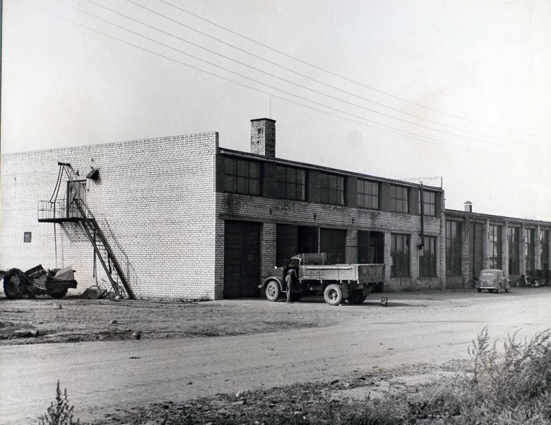 Folk victory"Colhosen Repair House