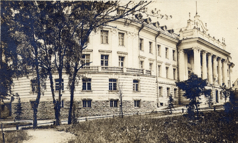 Military hospital in Tallinn, Juhkentali 58. Arh. Alexander Wladovsky