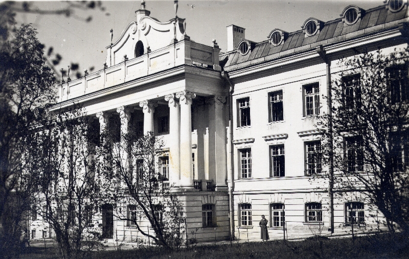 Military hospital in Tallinn, Juhkentali 58. Arh. Alexander Wladovsky