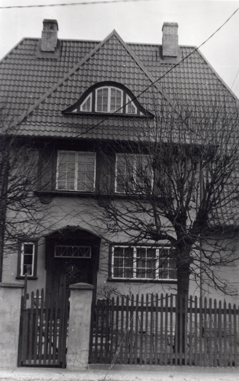 R. Treubeck's apartment in Tallinn Park 5. Architect Artur Perna. Photo from Leo Gens