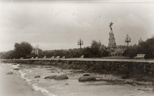 Photo postcard - memory mark Russalka, Tallinn ~ 1928