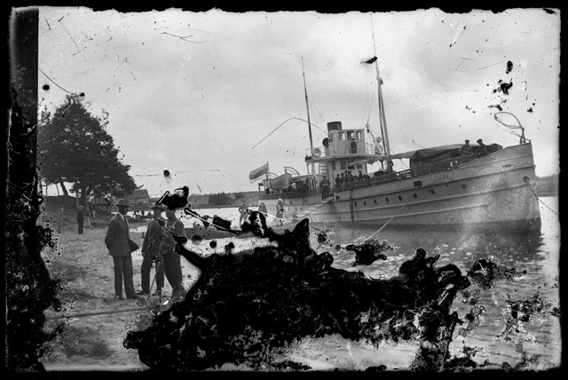 Ship "Taara" in the port of Värska