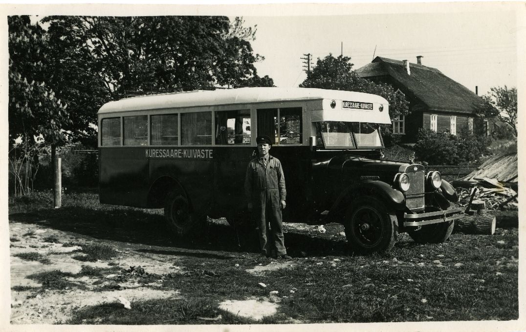 Kuivastu-kuressaare line bus stands, front bus driver