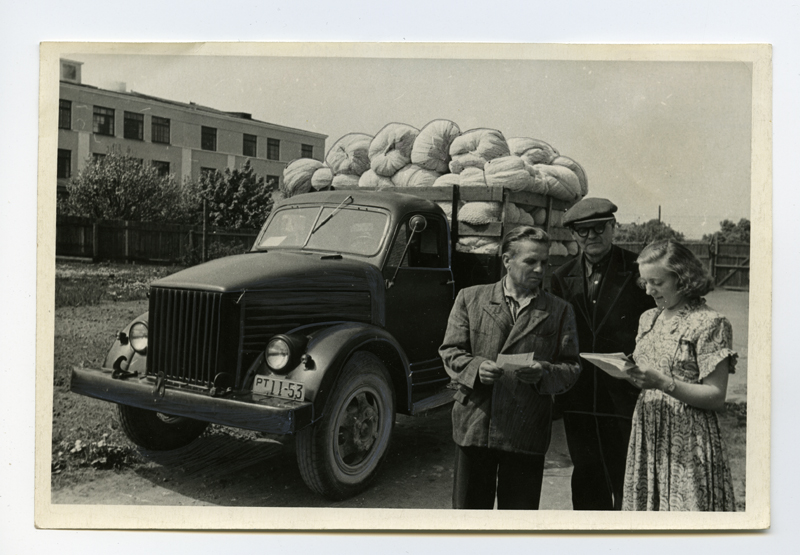 Truck GAZ-51 fishing nets (made in a network factory in Pünn) with load
