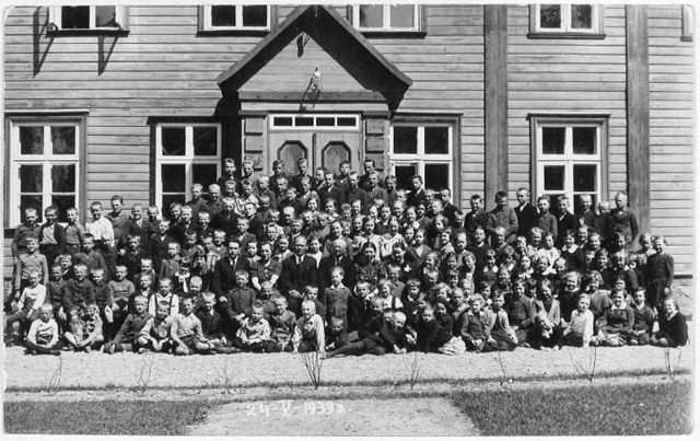 Patküla School in Tõrva, group picture