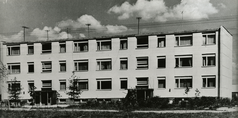 Põllustone ash-gas concrete panels experimental building in Tõrva, view of the building. Architects Boris Mirov, Manivald Noor