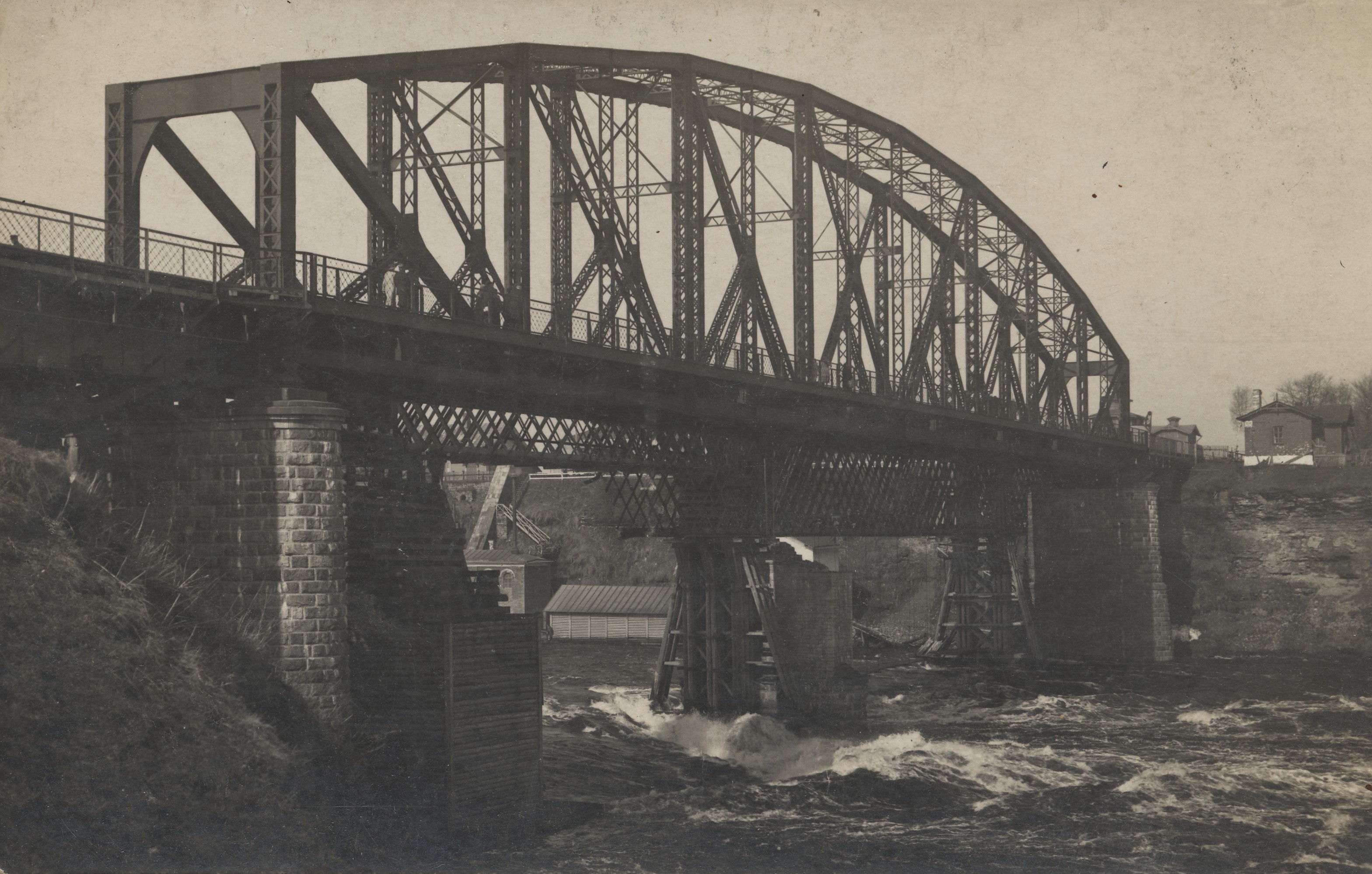 Estonia : Narva railway bridge