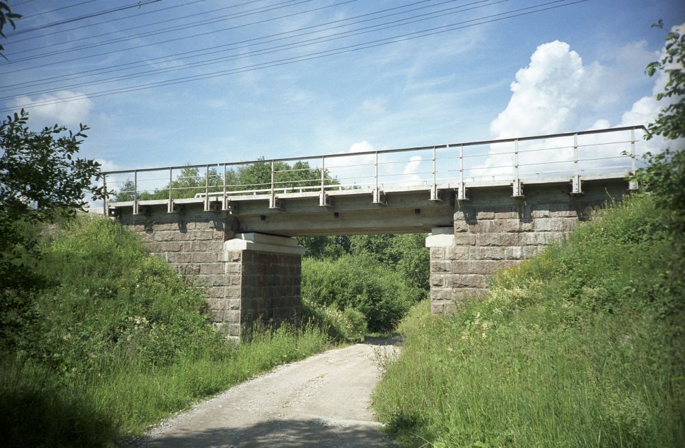 Railway bridge on Tallinn-Haapsalu route over Vilumäe-Riisipere road