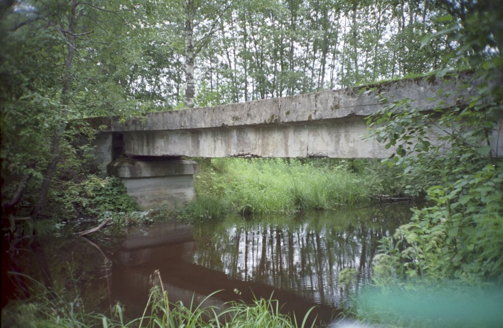 Former railway bridge on the Lüütre stream between Abja-Paluoja and Mõisaküla.