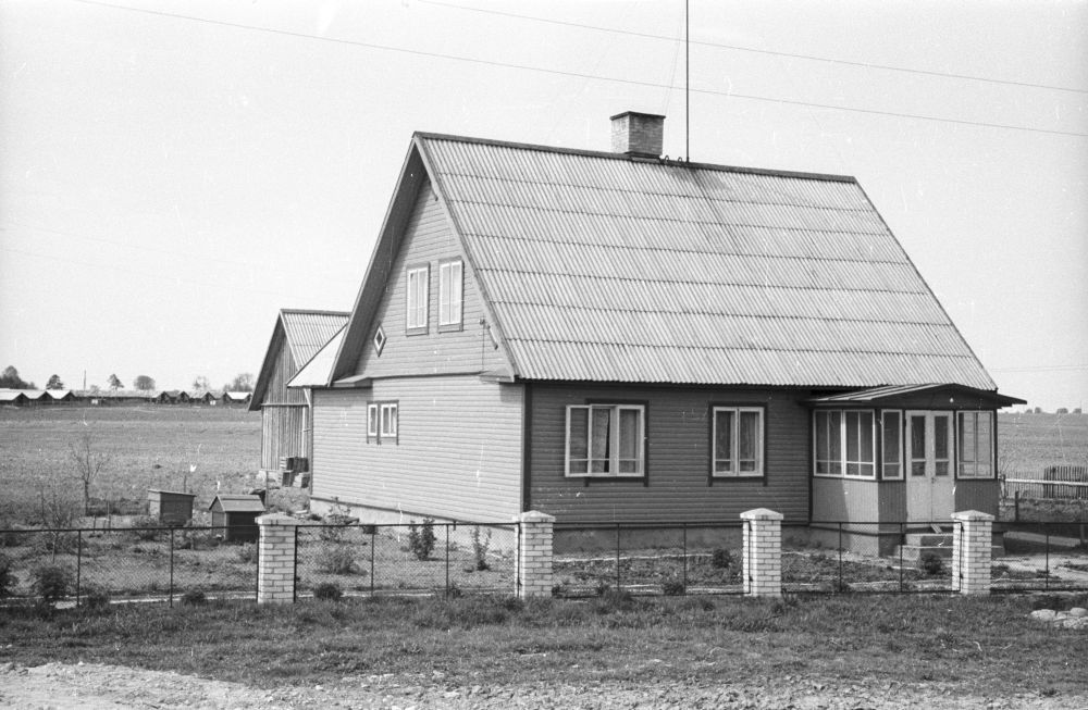 An individual living house (one family living house) appeared in alevik.