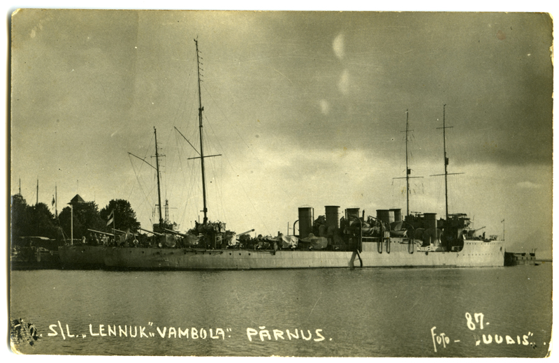 Mine crosser "Lennuk" and "Vambola" in Pärnu