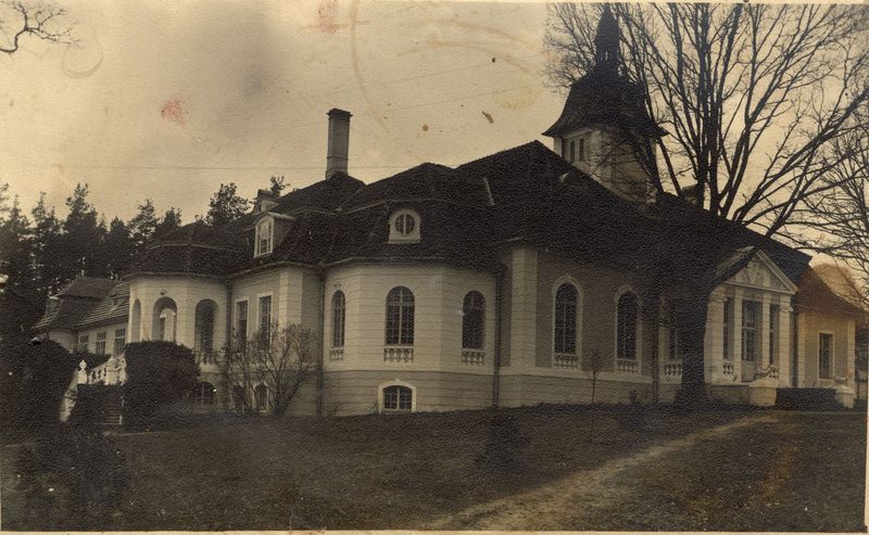 Photo. Taheva Manor building in 1900s.