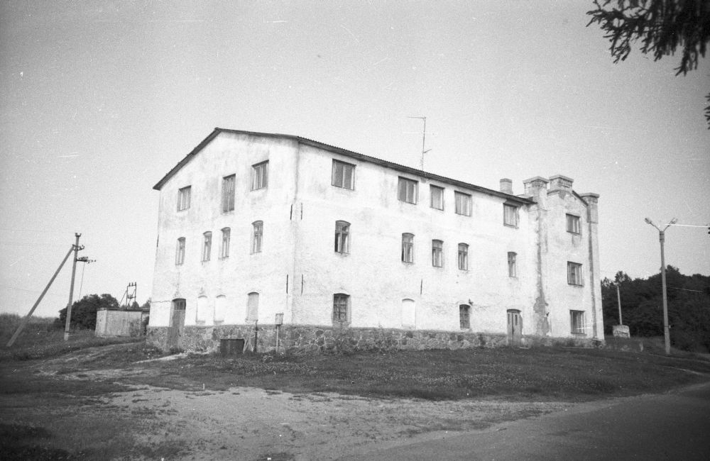 Vintage factory of Mõdriku Manor