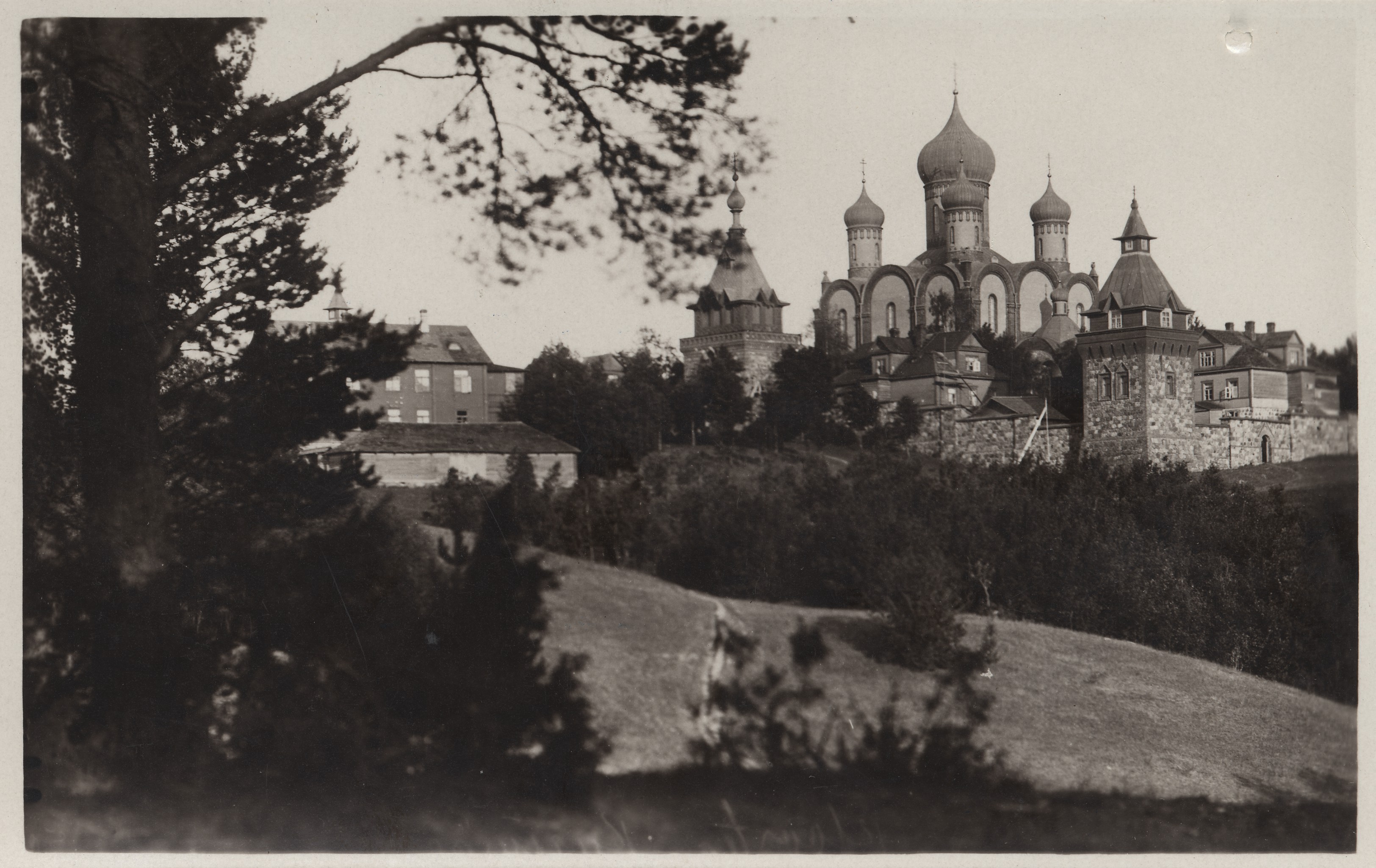 Estonia : Kuremäe monastery