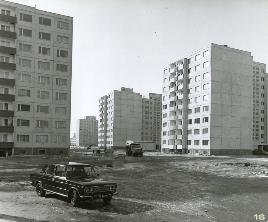 Lasnamäe residential district, 9-storey building with interior space in the construction stage, at the forefront of the car