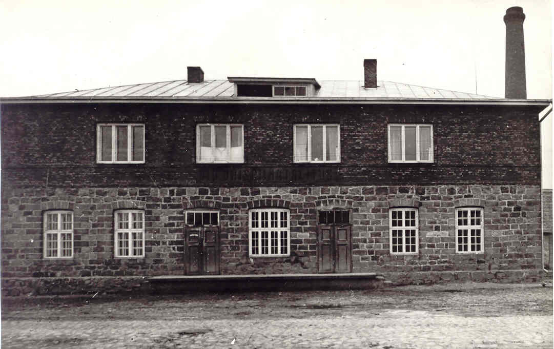 Oiu Milk Industry Building in 1960s.