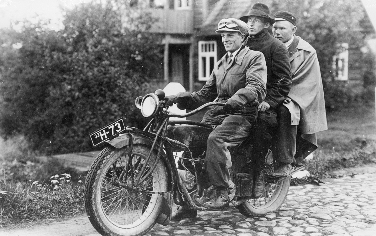 Three men Johannes Latte Motorcycle