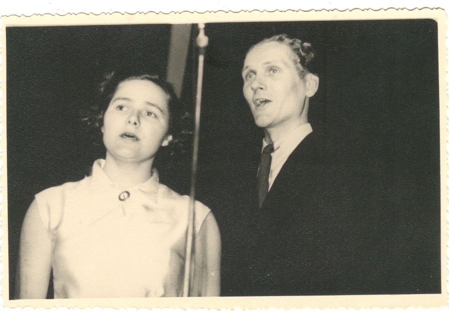 Otepää Cultural Country Duett Mall Laas and Meinhard All performing