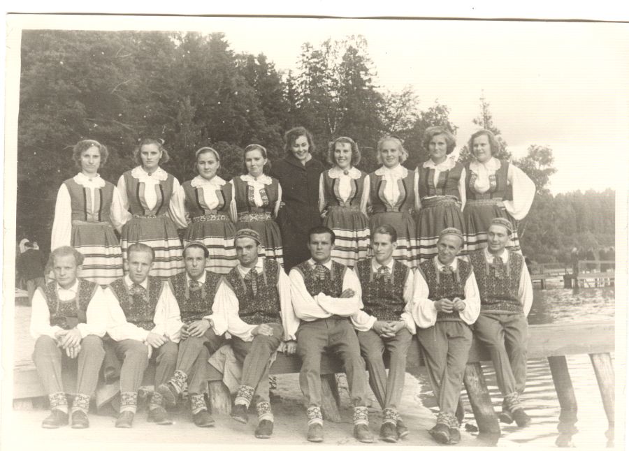 Otepää mixed nation dance group