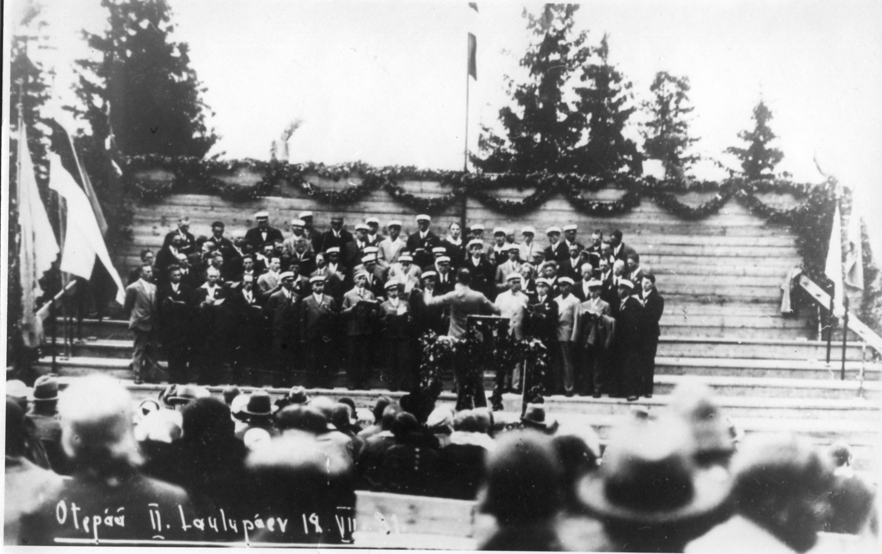 On Otepää II Song Day, the male choir is led by Eduard Tubin