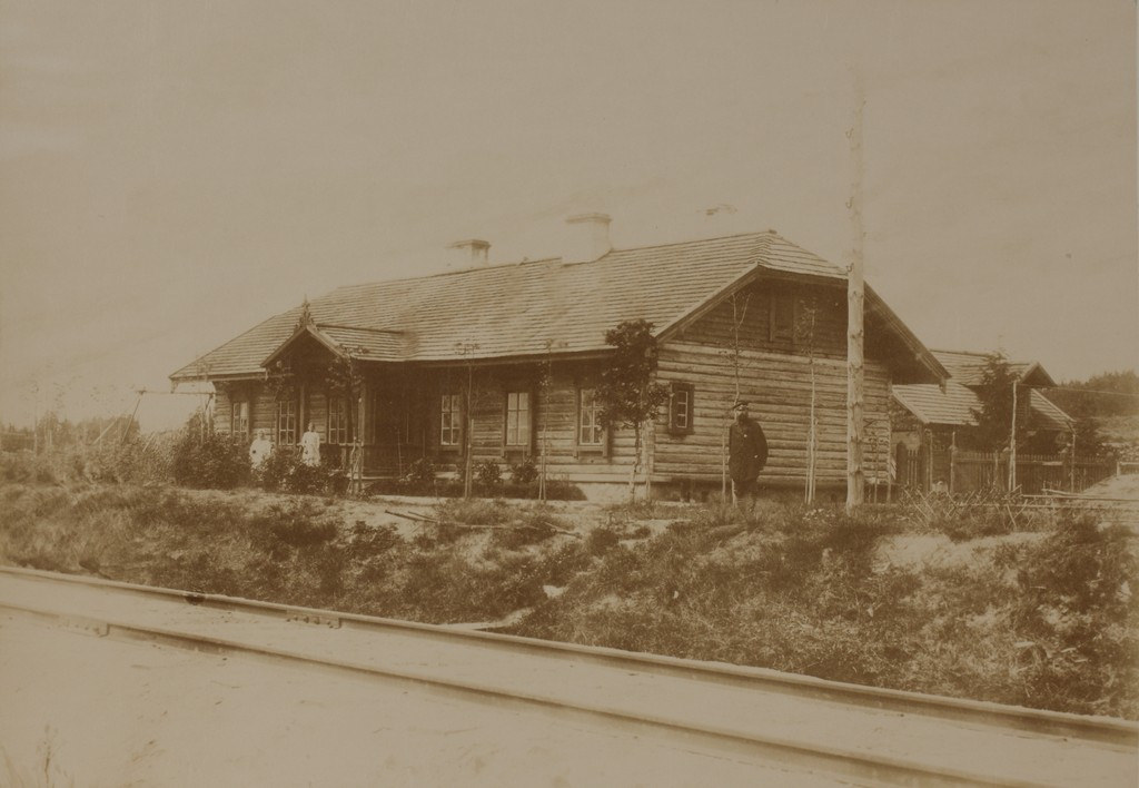Suur raudteetööliste elamu Ieriķi lähistel / The large railroad workers house by Ieriķi