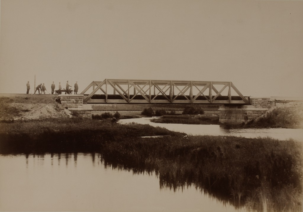 Raudteesild üle Elva jõe / Railway bridge over the Elva River