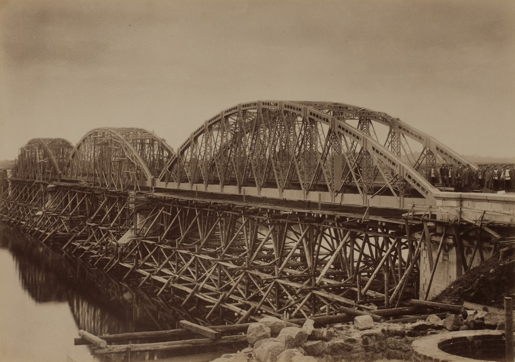 Raudteesild üle Velikaja jõe (Riia sild), pealmise osa ehitamine / Railway bridge over the Velikaya River (Riga Bridge), construction of the deck