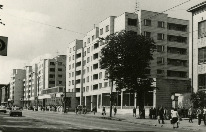 Apartment in Tallinn, Narva mnt 21, view along the street. Architect Paul Madalik, EP