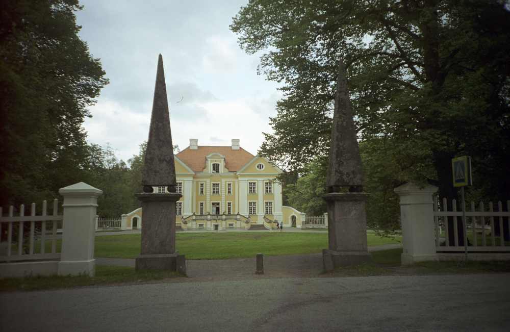 The gates of Palmse Manor