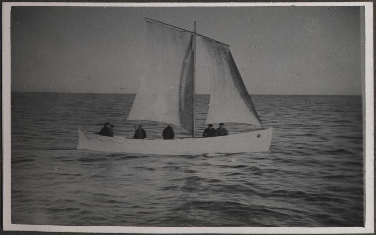 Kuivastu rescue station boat at sea