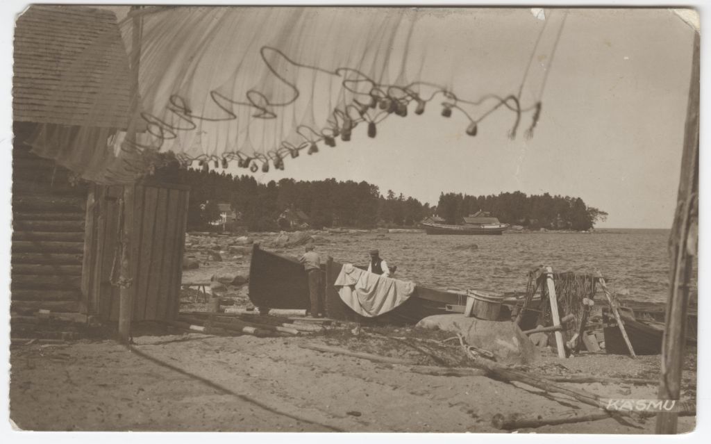 Fishermen on the beach of Käsmu