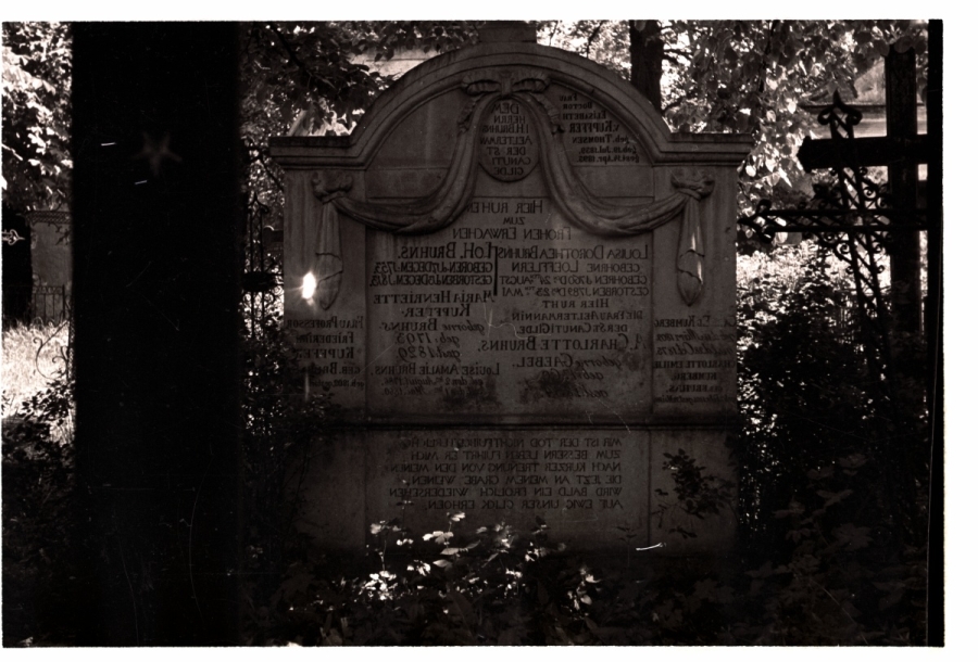 Family Bruns' tomb monument, still on the Kopli cemetery.