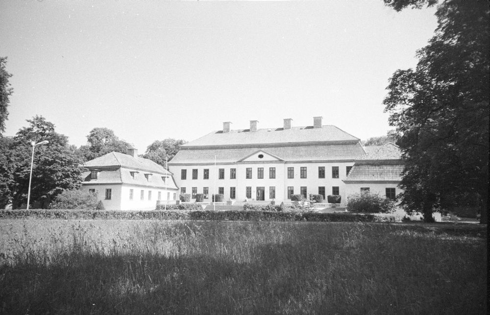 Main building of the Manor of Suuremõisa