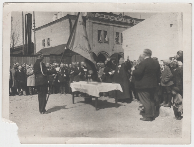 Blessing the flag of Kopli VTÜ in 1931.