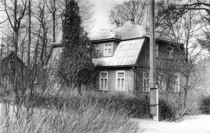 Former Kärdla congregation house on Pikal Street. Before the house of the Women’s Christian Society, now the house of the pastor