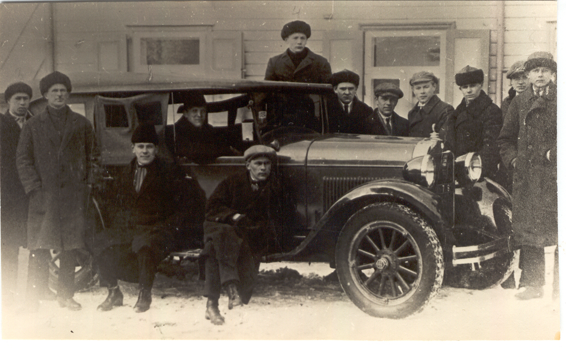 Photo and negative. First driver course in Võrus in 1928.